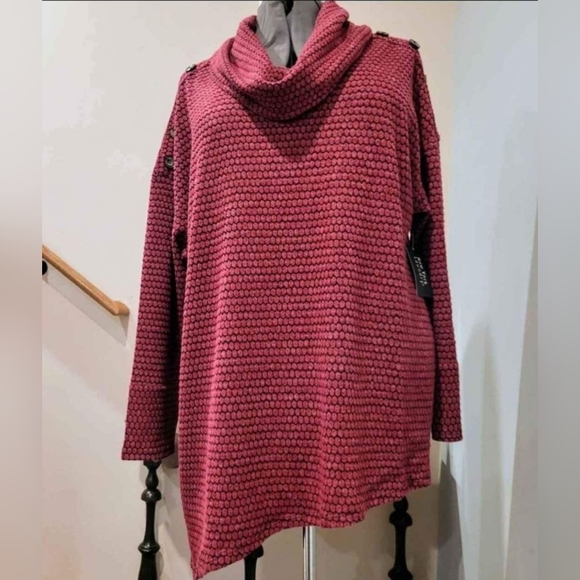 NEW 1X Honeycomb Pattern Diagonal Hemline Sweater - Picture 7 of 10